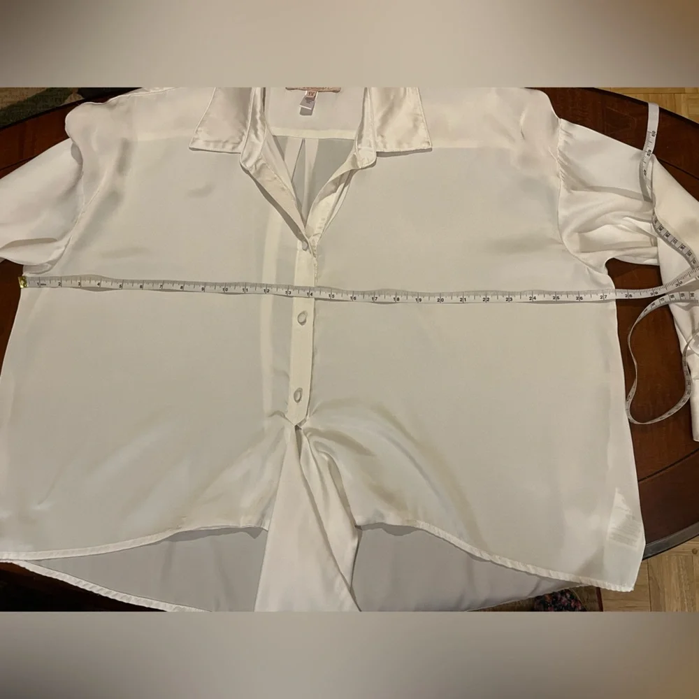 Anthropologie Hutch tie front satin blouse. Button down, lapel collar. Size 1X - Picture 12 of 12